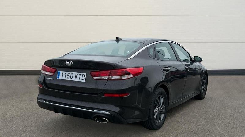 Usado Kia Optima 136 CV (100 kW) 2019 Marrón Berlina
