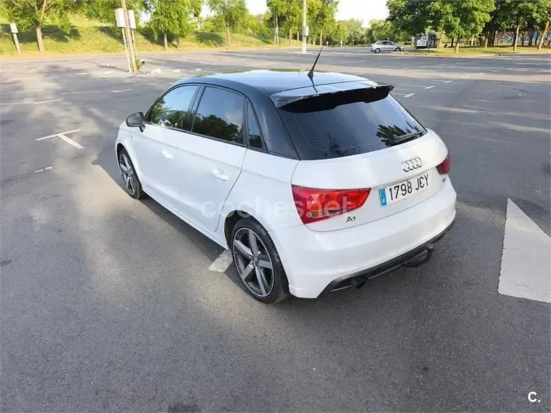 Usado Audi A1 Sportback Attraction 90 CV (66 kW) 2015 Blanco Utilitario