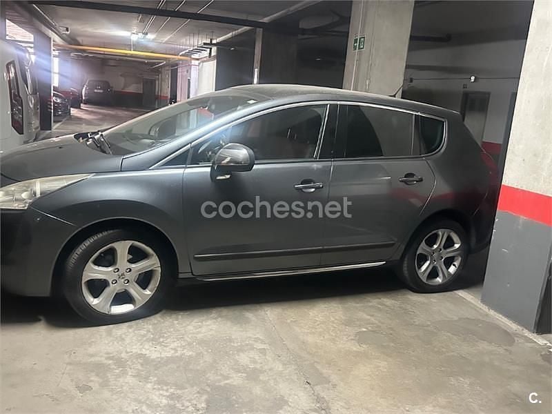 Gris / plata Usado 2011 Peugeot 3008 Sport Berlina | 6000 € (Buen precio) - Imagen 1/4