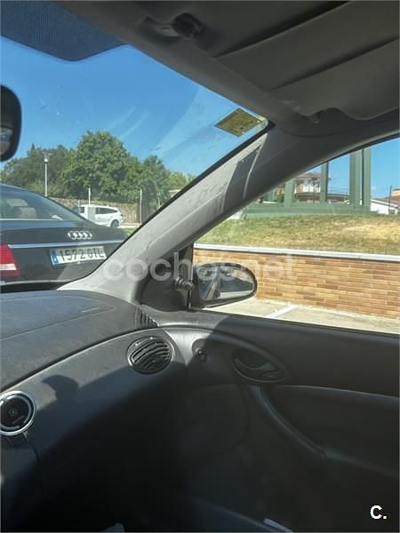 Negro Usado 2004 Ford Focus Trend Berlina | 2500 € (Precio justo) - Imagen 1/4