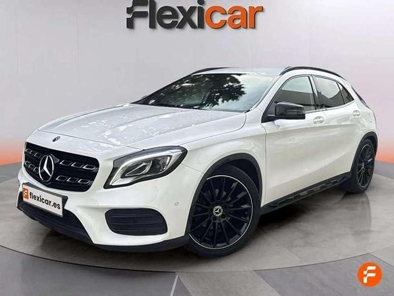Usado Mercedes GLA180 122 CV (89 kW) 2020 Blanco SUV