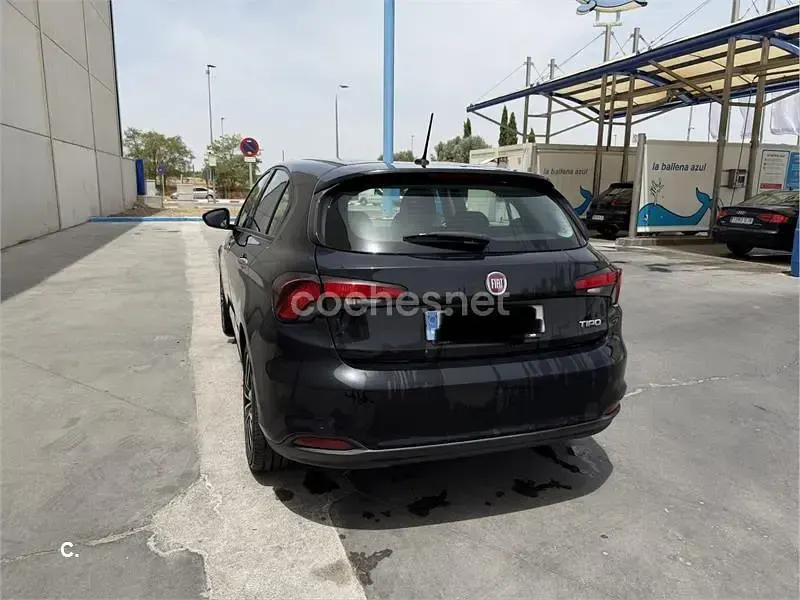 Usado Fiat Tipo Lounge 95 CV (69 kW) 2019 Negro Berlina