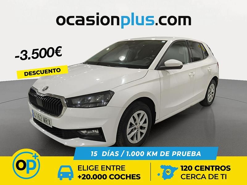 Usado Skoda Fabia Selection 95 CV (69 kW) 2024 Blanco Utilitario