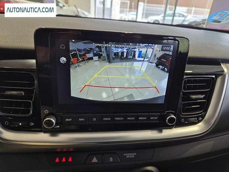 Usado Kia Stonic 101 CV (74 kW) 2021 Rojo SUV