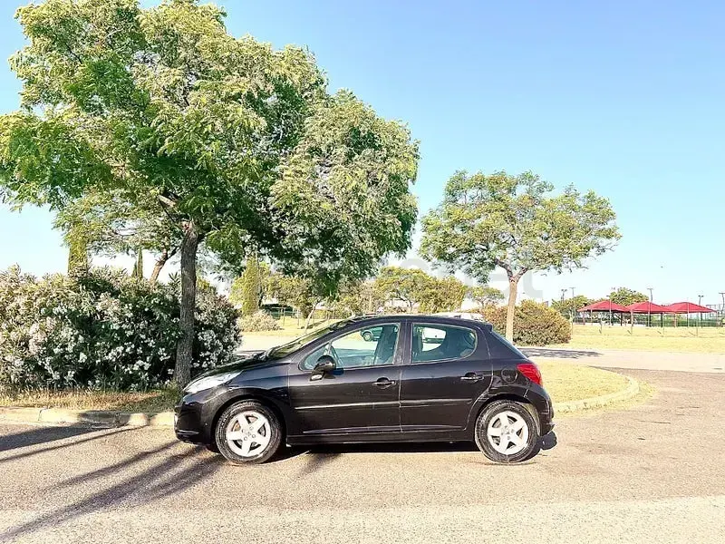 Usado Peugeot 207 Premium 120 CV (88 kW) 2009 Negro Berlina