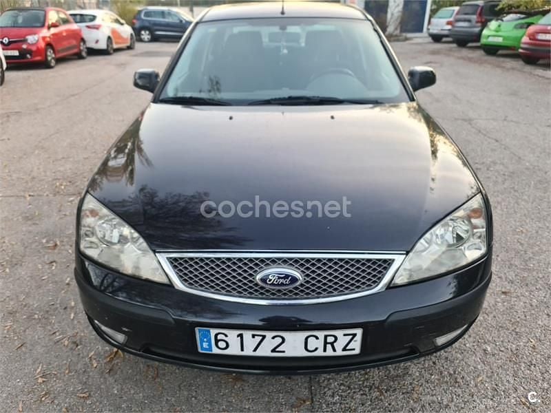 Negro Usado 2004 Ford Mondeo Trend Berlina | 2000 € (Buen precio) - Imagen 1/4