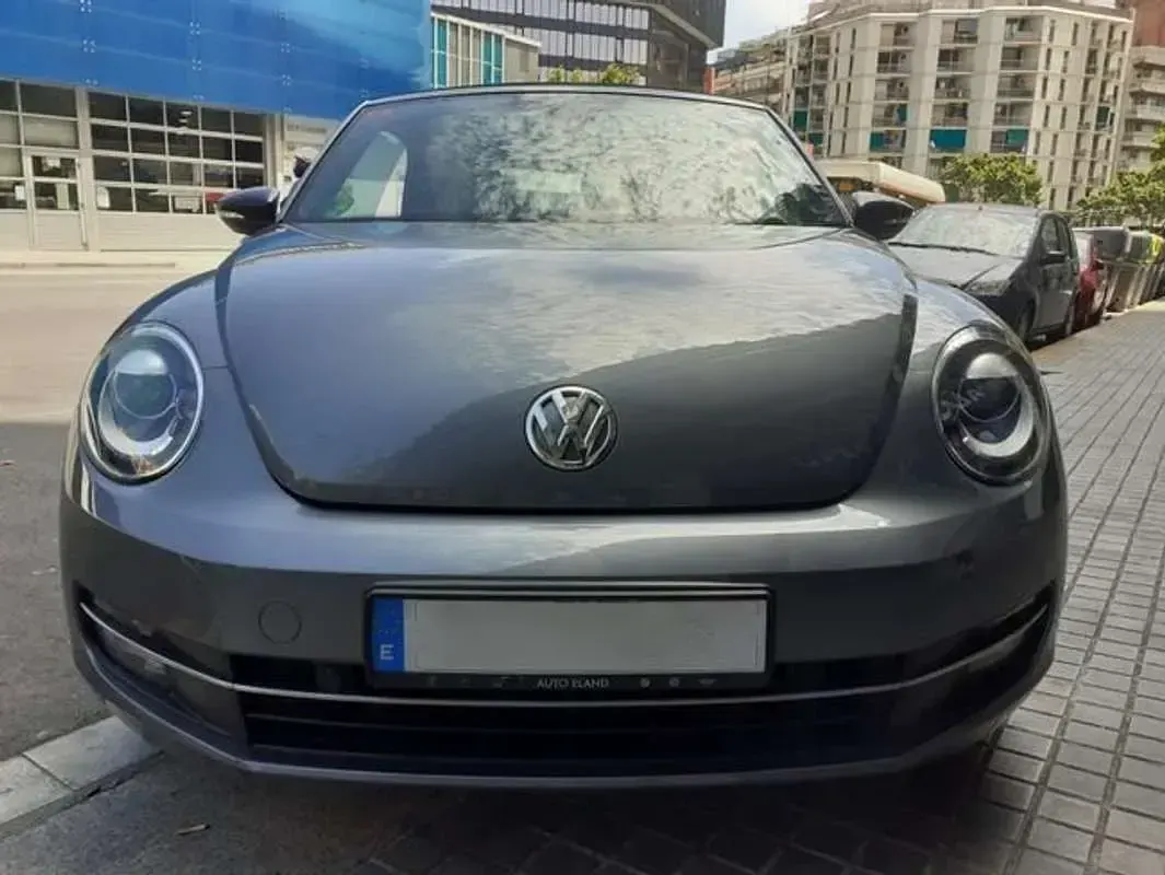 Usado VW Beetle R-line 220 CV (161 kW) 2016 Gris Utilitario