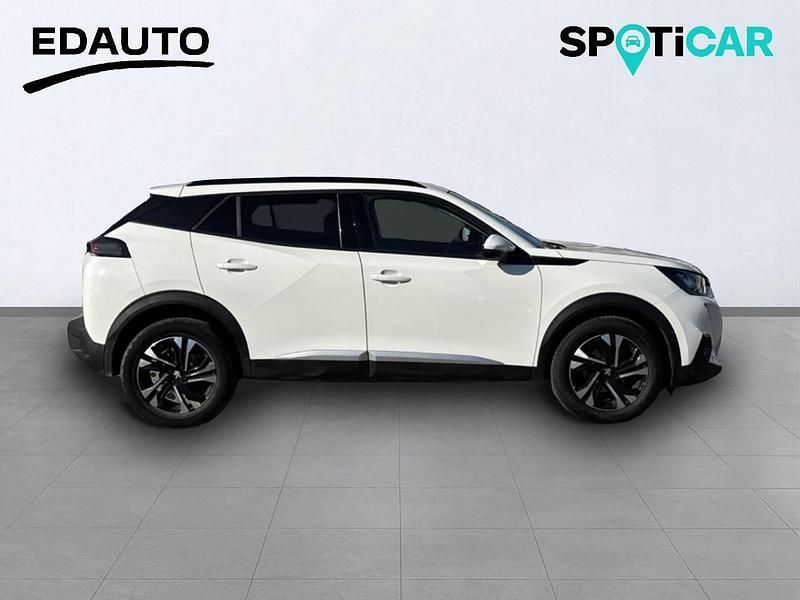 Usado Peugeot 2008 Allure 100 CV (73 kW) 2021 Blanco SUV
