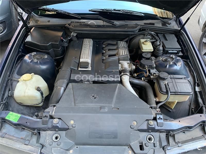 Usado BMW 318 90 CV (66 kW) 1997 Azul Berlina