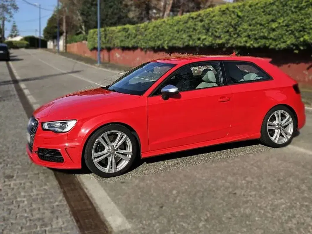 Usado Audi S3 Sportback Ambiente 300 CV (220 kW) 2013 Rojo Utilitario