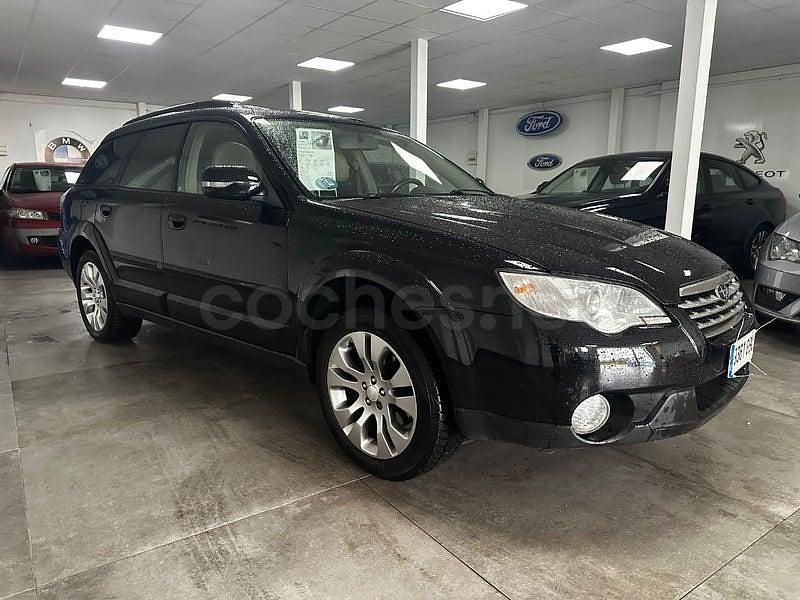 Usado Subaru Outback 245 CV (180 kW) 2008 Negro Familiar