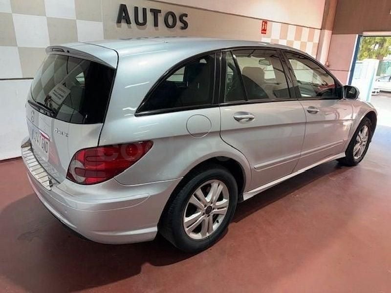 Usado Mercedes R350 272 CV (200 kW) 2009 Gris / plata Monovolumen