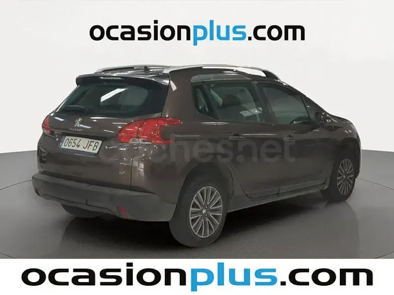 Usado Peugeot 2008 Active 92 CV (67 kW) 2015 Marrón SUV