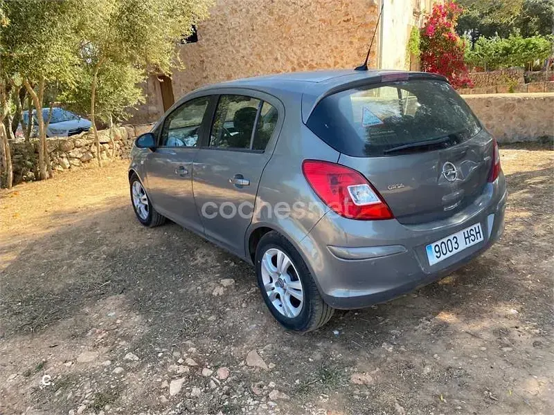Usado Opel Corsa Selective 95 CV (69 kW) 2013 Gris / plata Utilitario