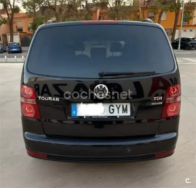 Usado VW Touran Advance 105 CV (77 kW) 2010 Negro Monovolumen