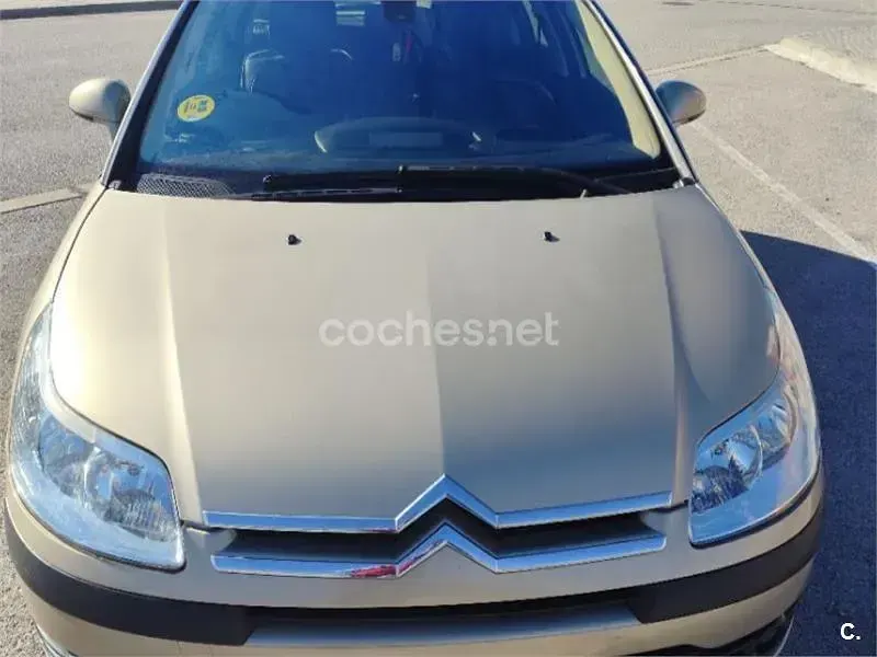 Usado Citroën C4 110 CV (80 kW) 2005 Beige Berlina