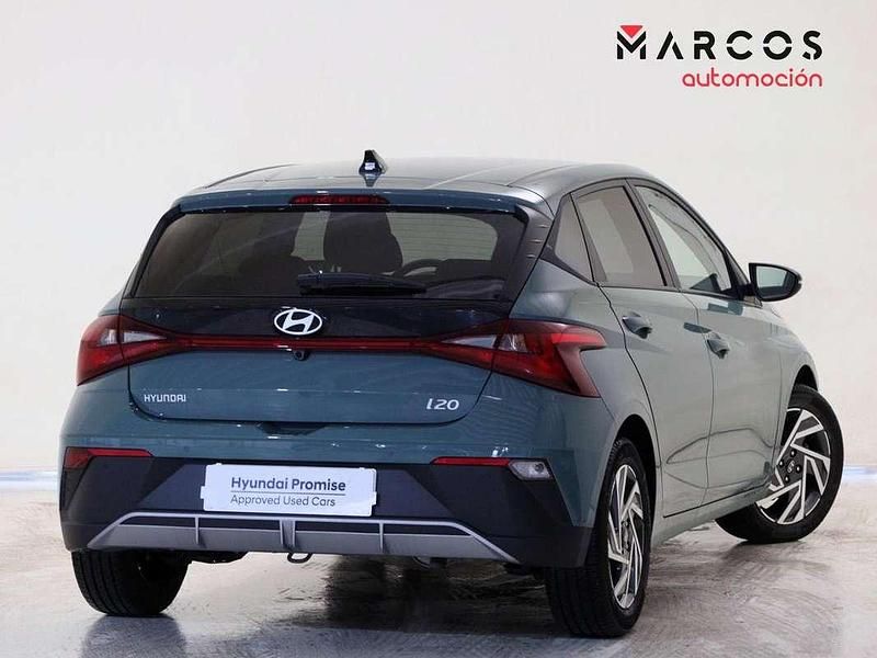 Usado Hyundai i20 80 CV (58 kW) 2025 Verde Utilitario