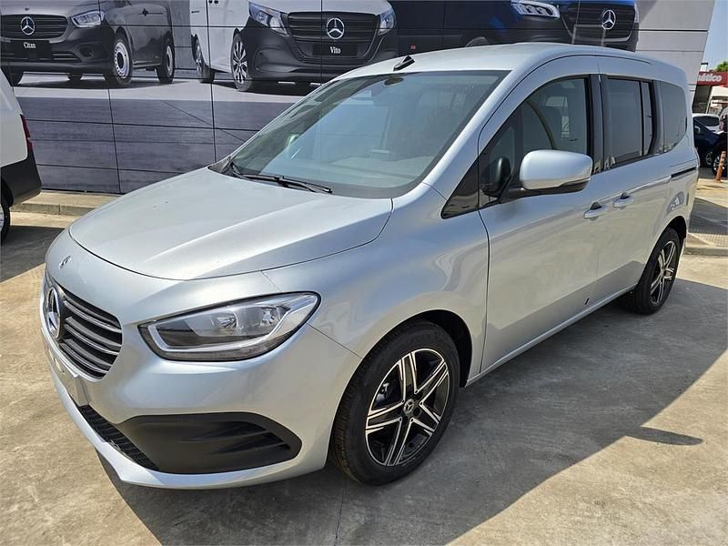 Plata helvin Nuevo 2025 Mercedes T180 Monovolumen | 34.900 € (Precio justo) - Imagen 1/4
