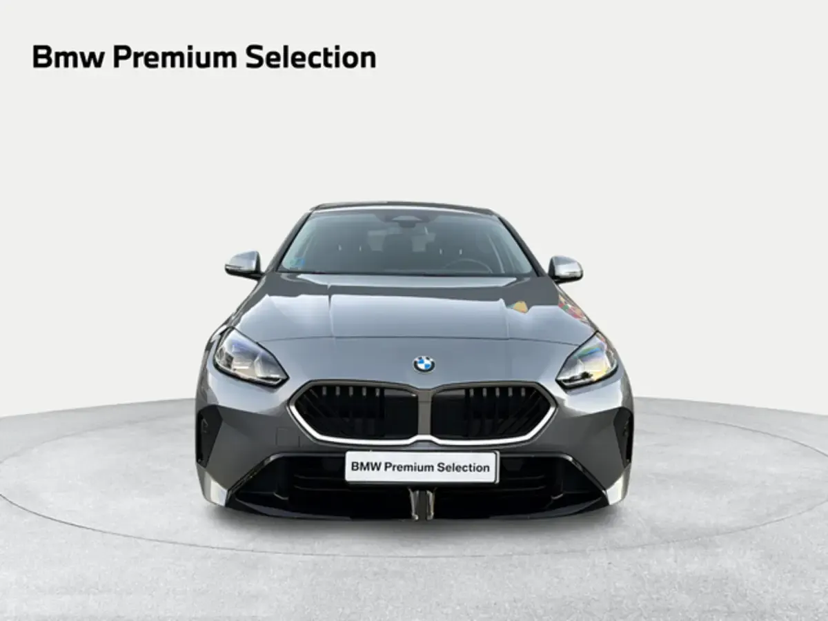 Usado BMW 120 Comfort Edition 190 CV (139 kW) 2025 Gris Utilitario