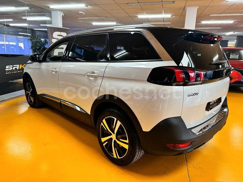 Usado Peugeot 5008 Allure 120 CV (88 kW) 2018 Blanco SUV