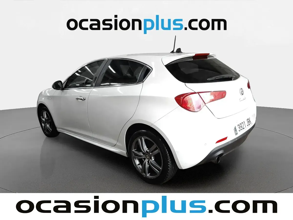 Usado Alfa Romeo Giulietta Distinctive 105 CV (77 kW) 2014 Blanco Utilitario