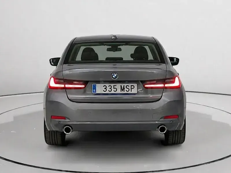 Usado BMW 330e Shadowline 292 CV (214 kW) 2024 Gris / plata Berlina