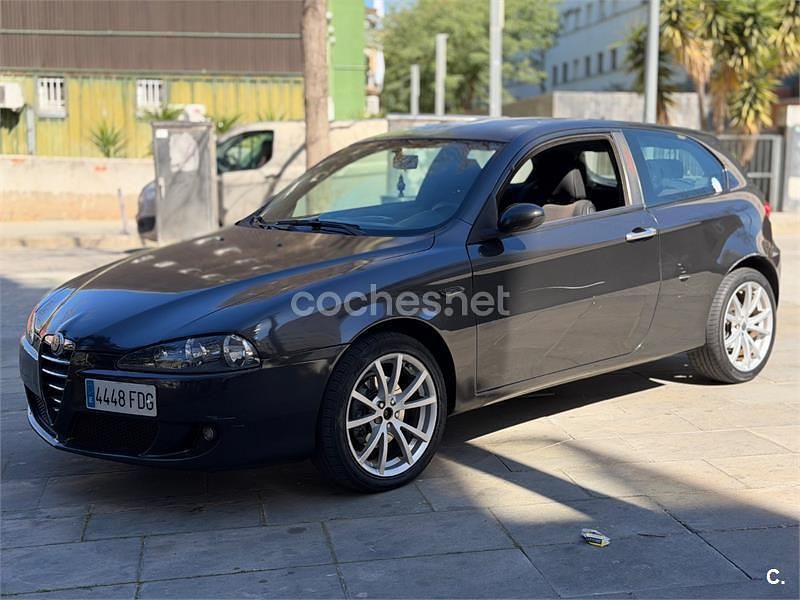 Usado Alfa Romeo 147 105 CV (77 kW) 2007 Negro Utilitario
