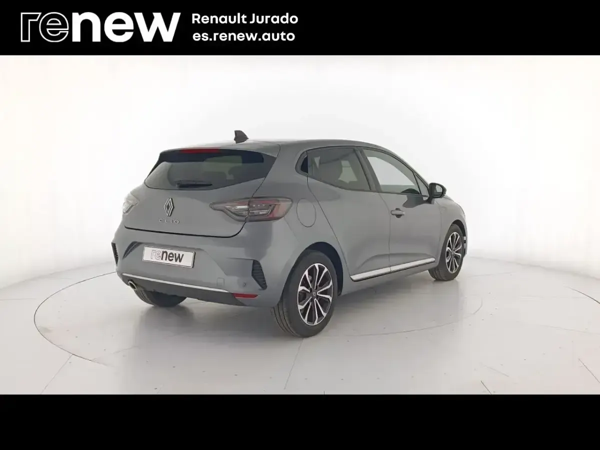 Usado Renault Clio Techno 90 CV (66 kW) 2024 Gris Utilitario