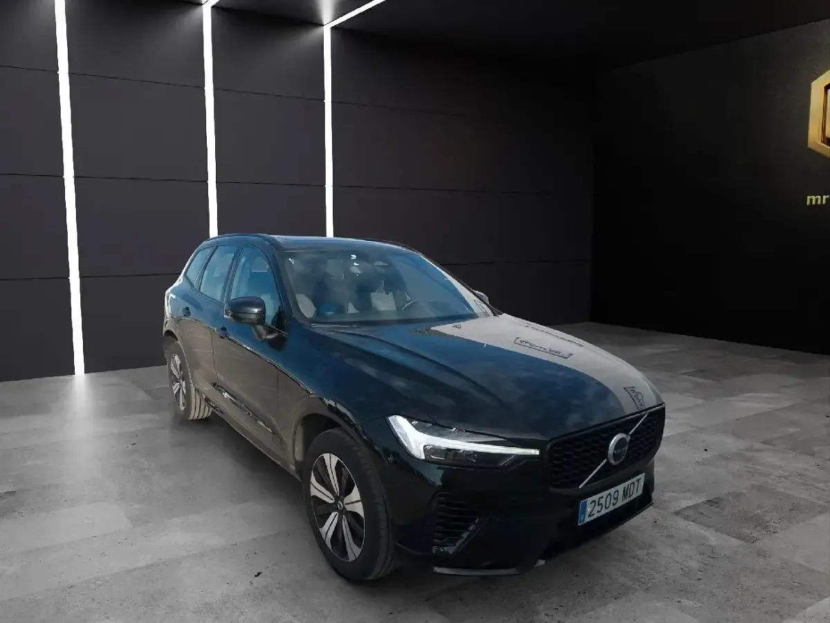 Usado Volvo XC60 Plus 349 CV (256 kW) 2023 Negro metalizado SUV