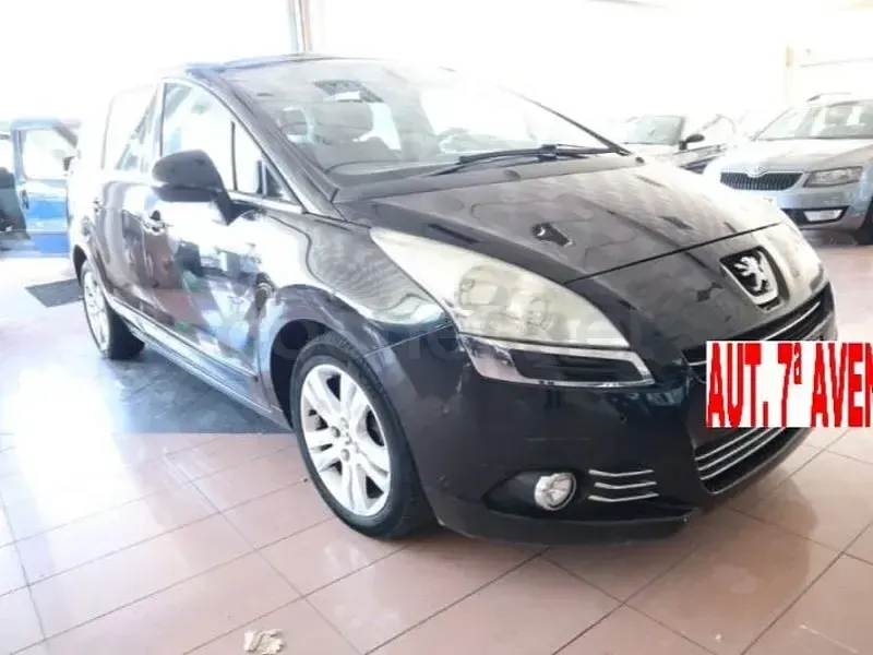 Usado Peugeot 5008 Active 150 CV (110 kW) 2013 Negro Monovolumen