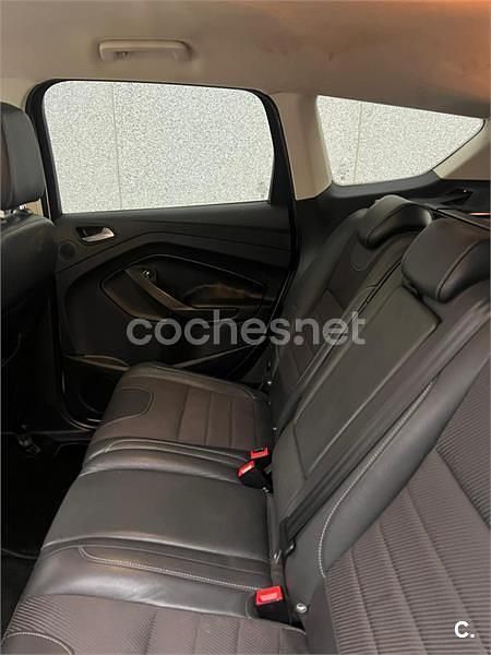 Usado Ford Kuga Titanium 140 CV (102 kW) 2014 Blanco SUV
