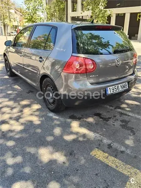 Usado VW Golf V Sportline 140 HP (102 kW) 2007 Cinzento Sedan