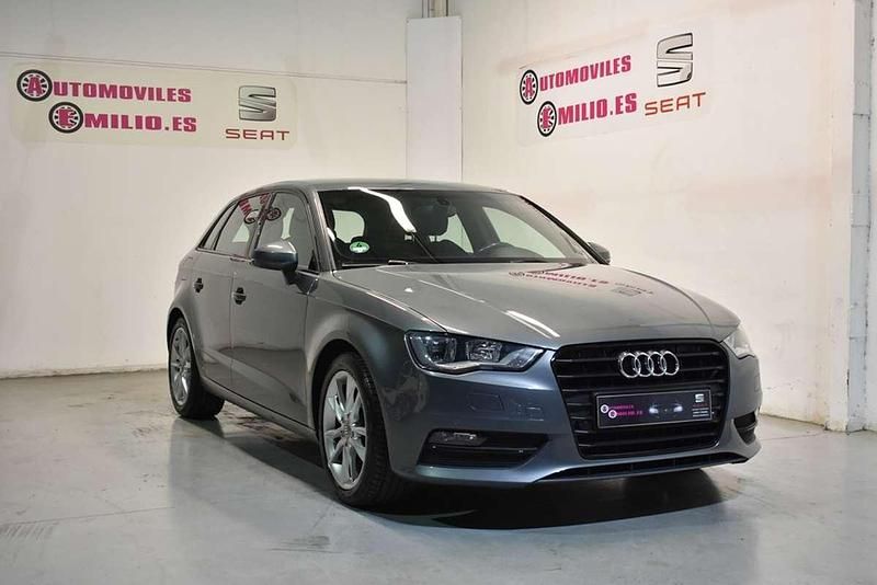 Gris Usado 2014 Audi A3 Sportback Ambiente Utilitario | 13.000 € (Precio justo) - Imagen 1/4