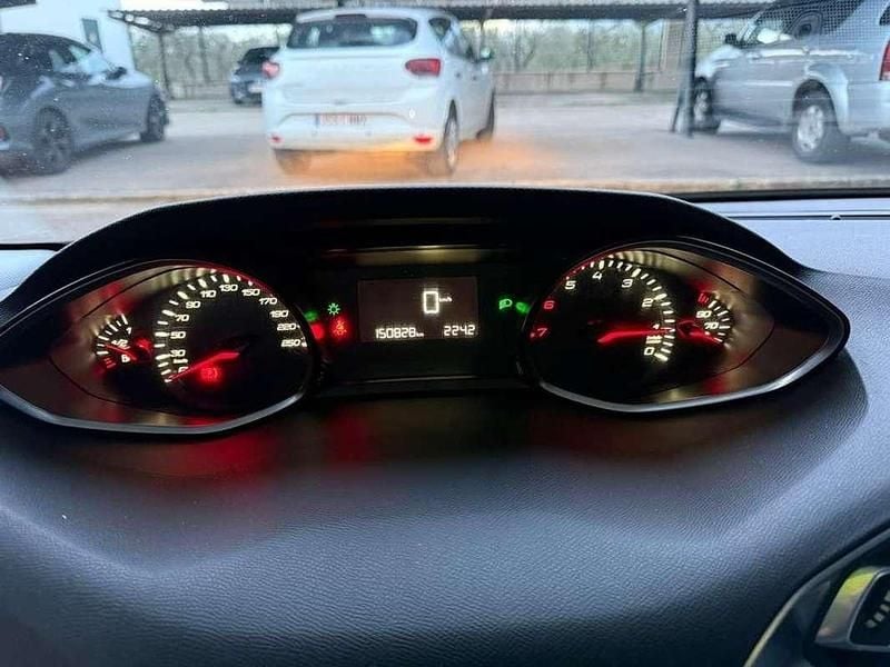 Usado Peugeot 308 Active 125 CV (91 kW) 2014 Blanco Berlina