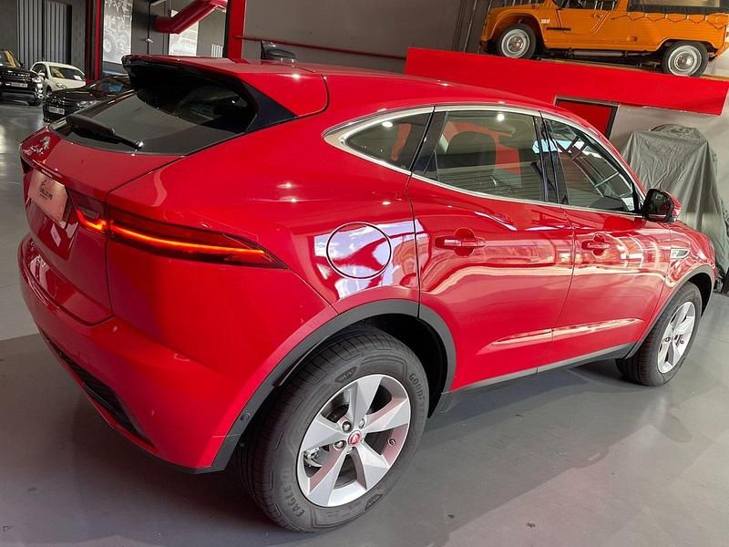 Usado Jaguar E-Pace 163 CV (119 kW) 2021 Granate SUV