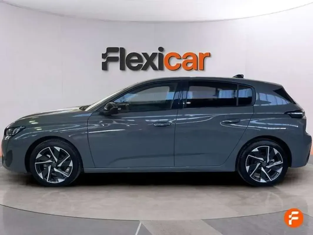 Usado Peugeot 308 Allure 131 CV (96 kW) 2024 Gris Utilitario