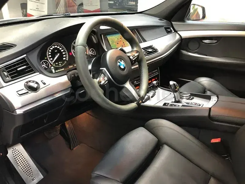 Usado BMW 520 Gran Turismo 184 HP (135 kW) 2017 Branco Sedan