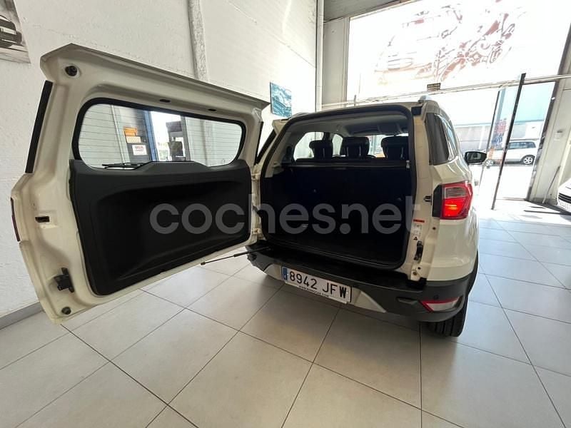 Usado Ford Ecosport Titanium 112 CV (82 kW) 2015 Blanco SUV