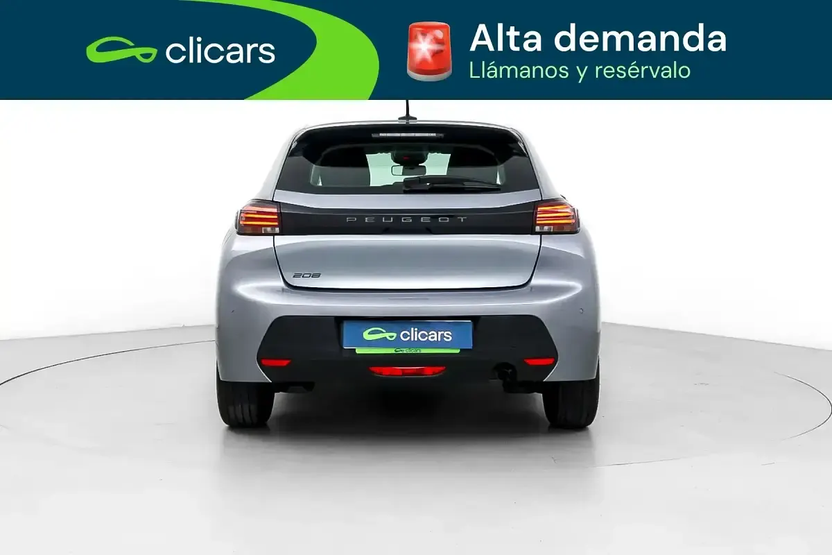 Usado Peugeot 208 Style 100 CV (73 kW) 2025 Gris / plata Utilitario