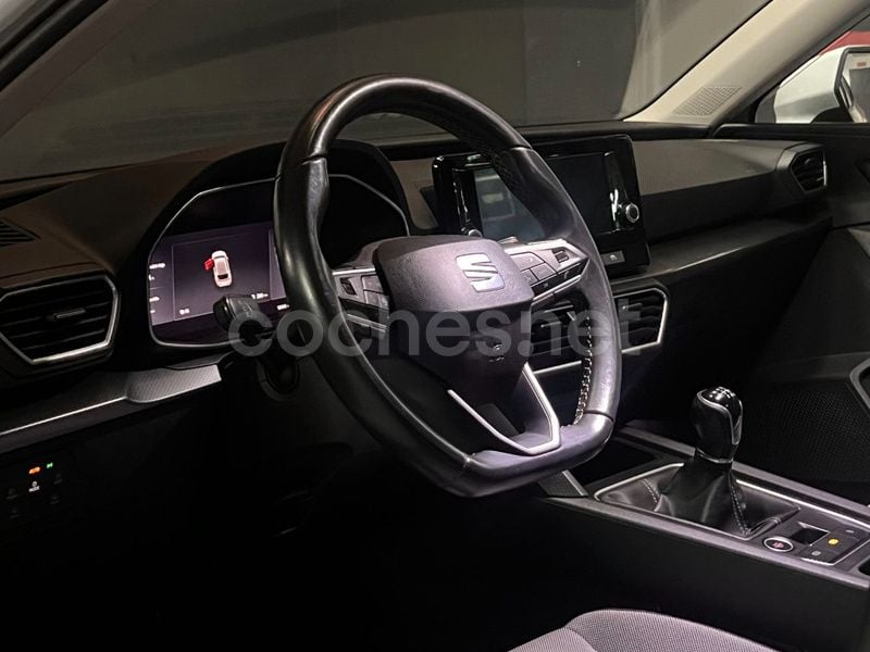 Usado Seat Leon Reference 115 CV (84 kW) 2021 Blanco Berlina