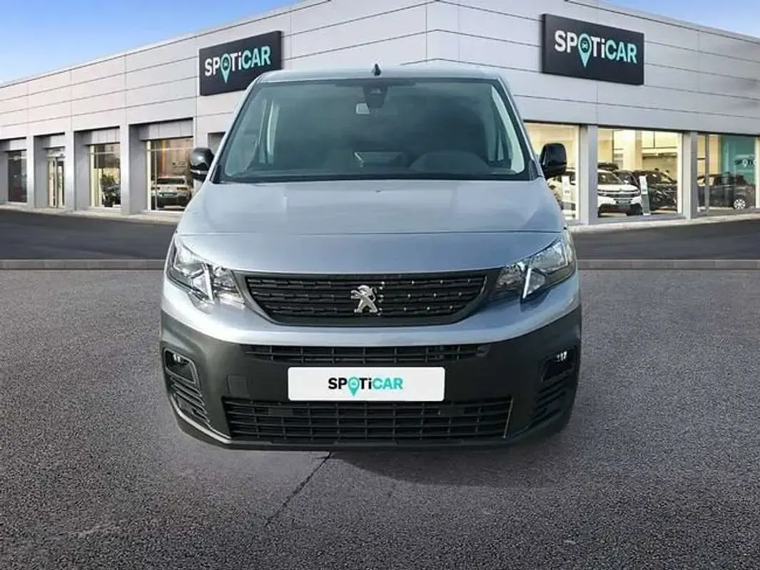 Usado Peugeot Partner 136 CV (100 kW) 2024 Gris Monovolumen