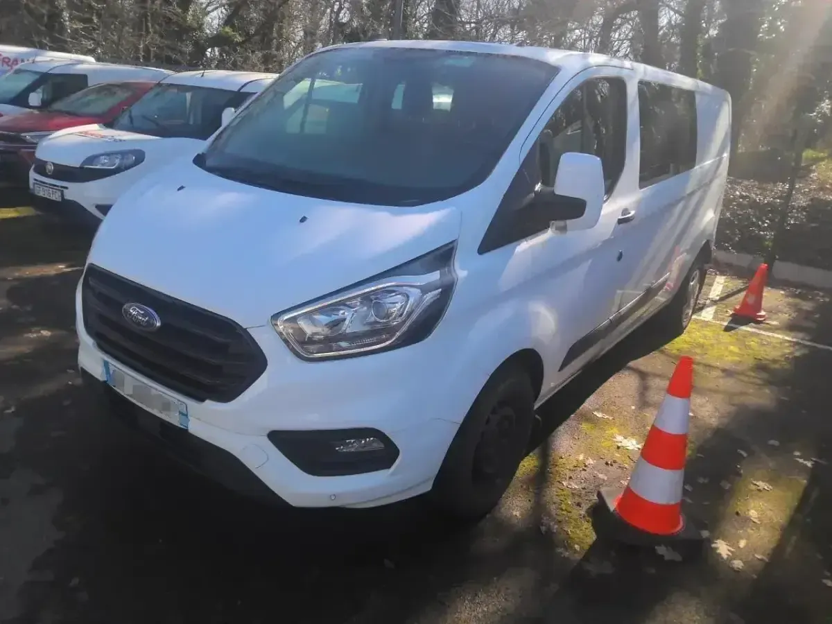 Usado Ford Transit Business Edition 95 kW (130 CV) 2022 Blanco Berlina