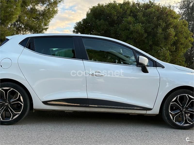 Usado Renault Clio IV Zen 120 CV (88 kW) 2016 Blanco Berlina