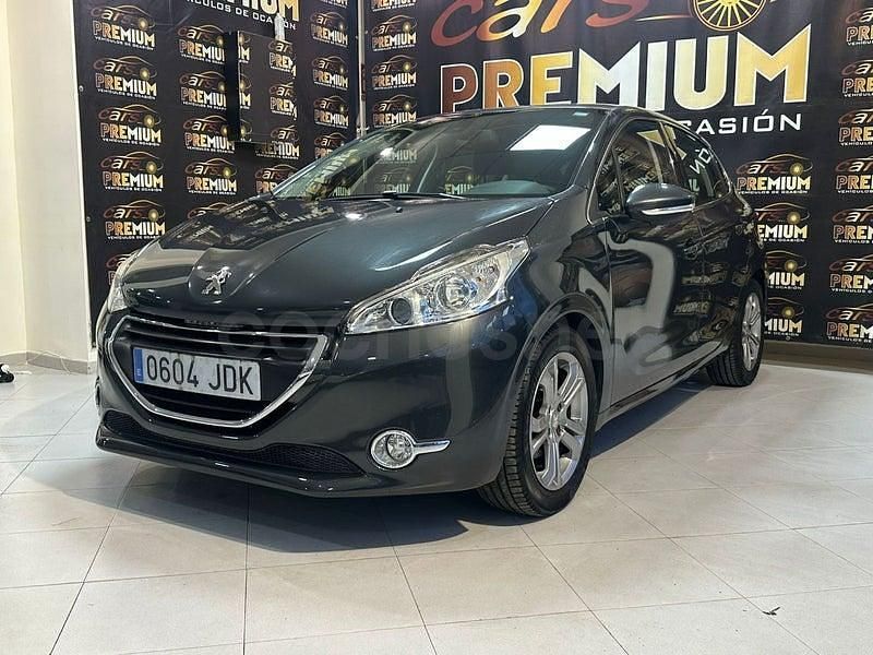 Usado Peugeot 208 Allure 92 CV (67 kW) 2015 Gris / plata Utilitario
