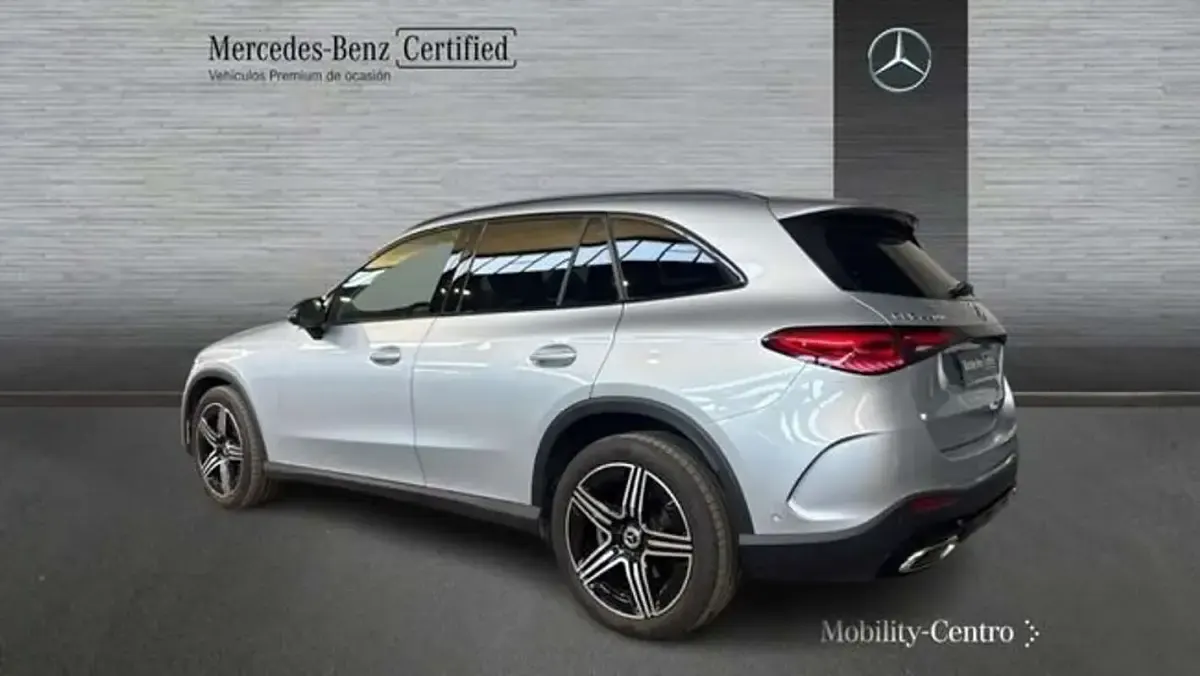 Usado Mercedes GLC220 197 CV (144 kW) 2025 Plateado SUV