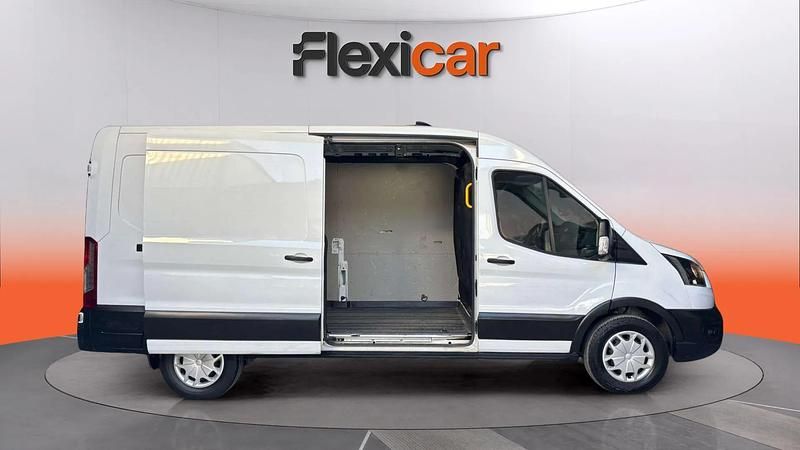 Begagnad Ford Transit Trend 131 HK (96 kW) 2023 Vit Van