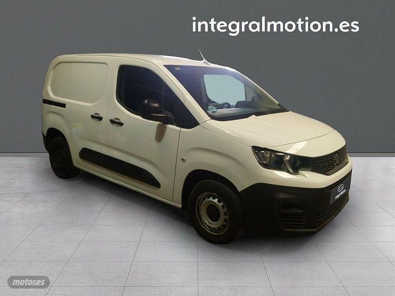 Usado Peugeot Partner 102 CV (75 kW) 2021 Blanco Monovolumen