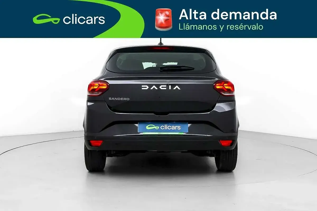 Usado Dacia Sandero Expression 101 CV (74 kW) 2023 Negro Utilitario