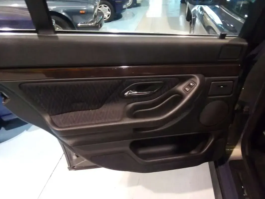 Usado BMW 730 193 CV (141 kW) 2001 Marrón Berlina