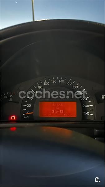Usado Mercedes C220 Elegance 143 CV (105 kW) 2003 Gris / plata Familiar